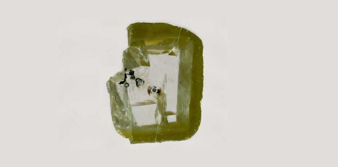 Mineral recien descubierto revela los secretos sobre el manto terrestre.